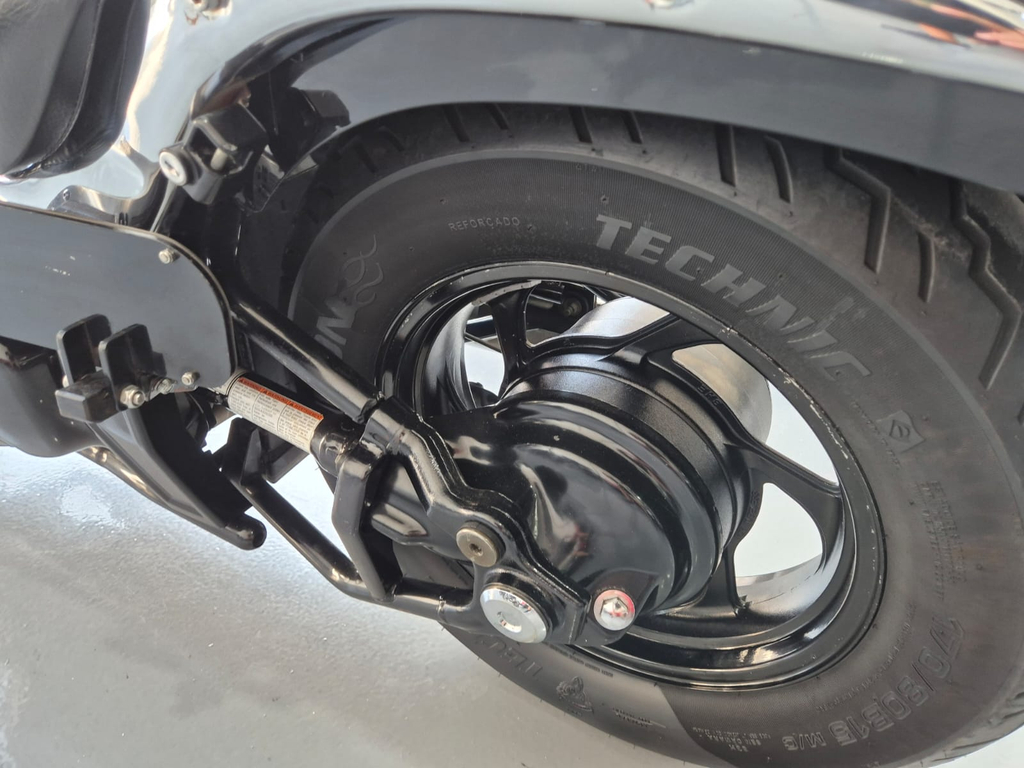 Suzuki BOULEVARD Preto