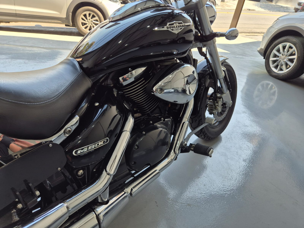 Suzuki BOULEVARD Preto