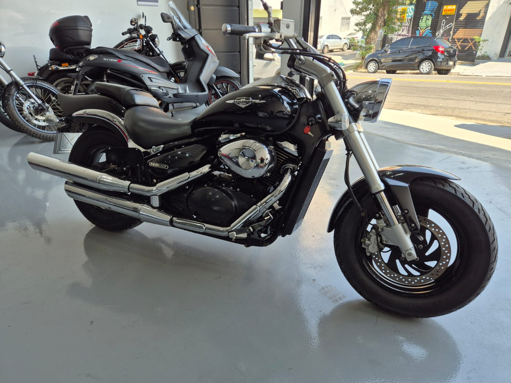 Suzuki BOULEVARD Preto
