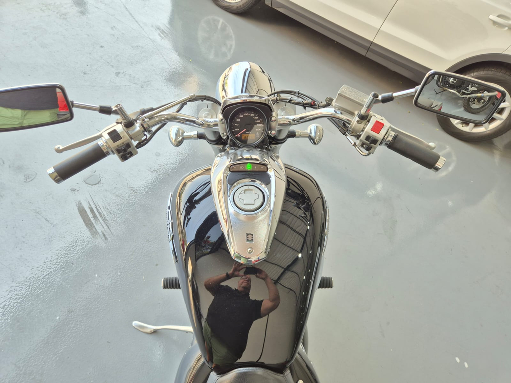 Suzuki BOULEVARD Preto