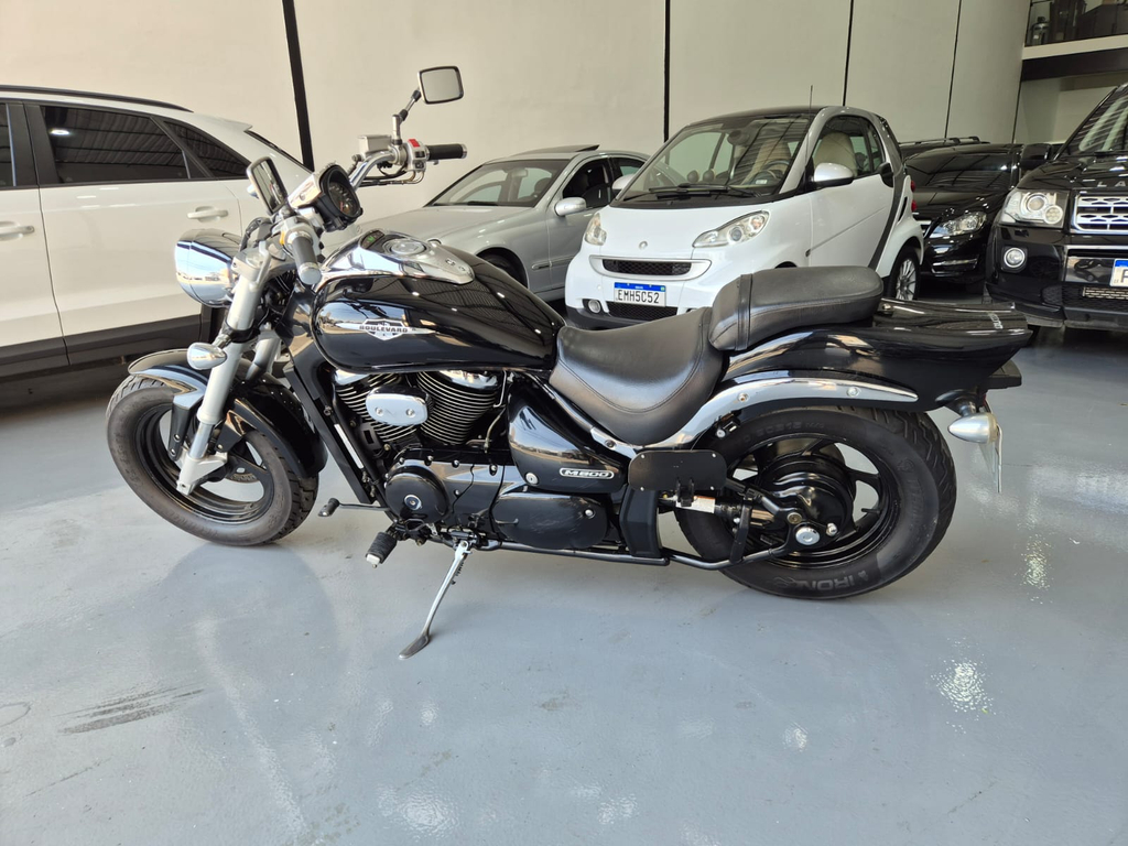 Suzuki BOULEVARD Preto