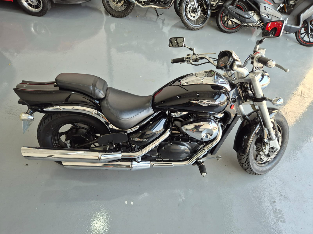 Suzuki BOULEVARD Preto