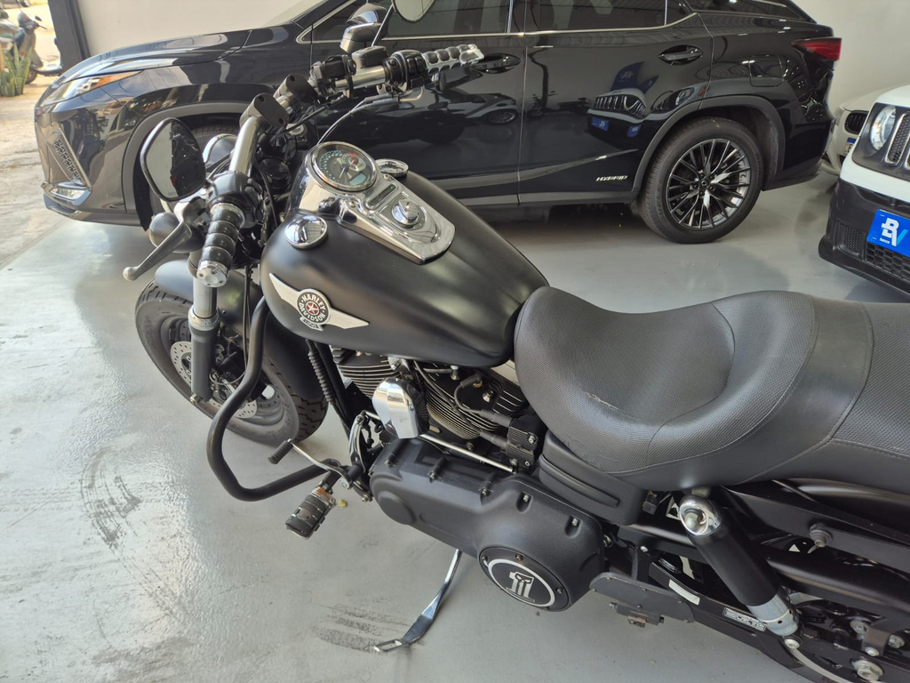 Harley-Davidson FAT Preto