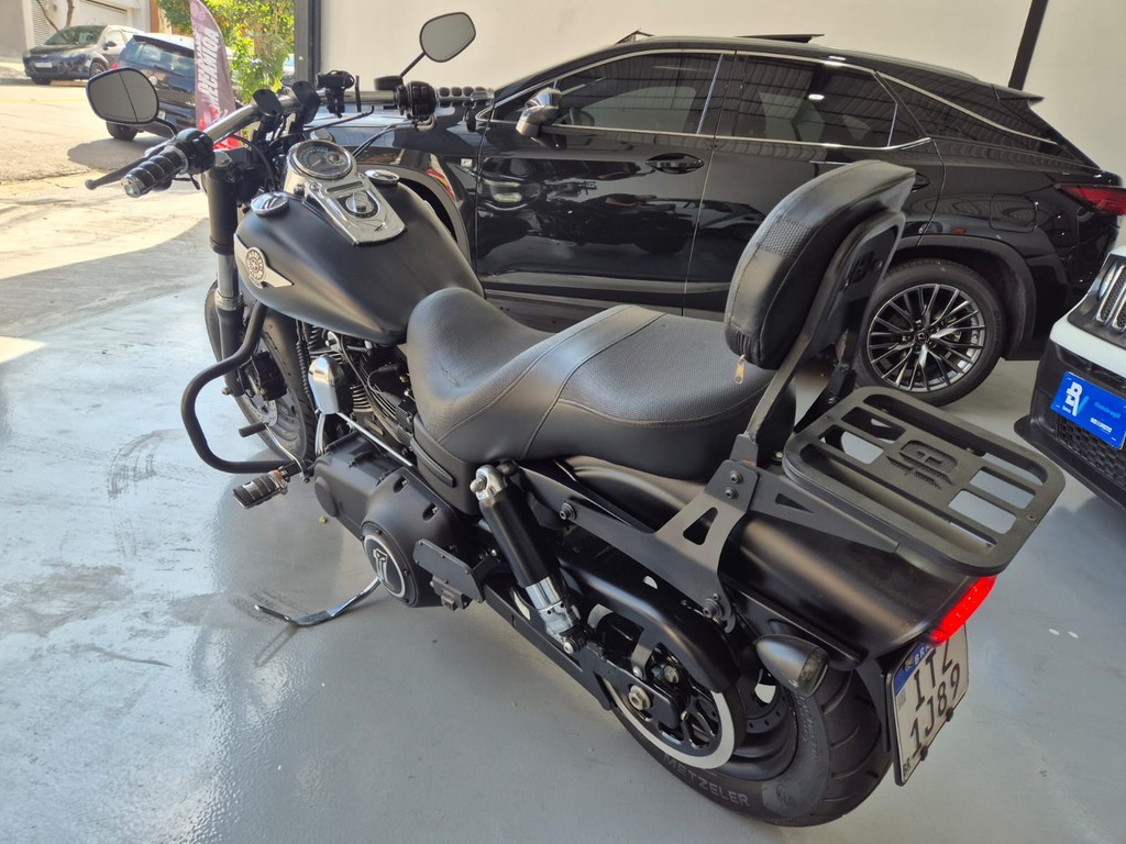 Harley-Davidson FAT Preto