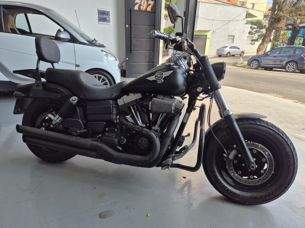 Harley-Davidson FAT Preto