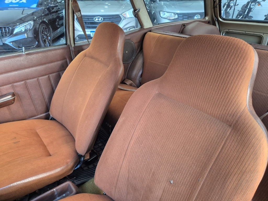 Chevrolet Caravan Amarelo