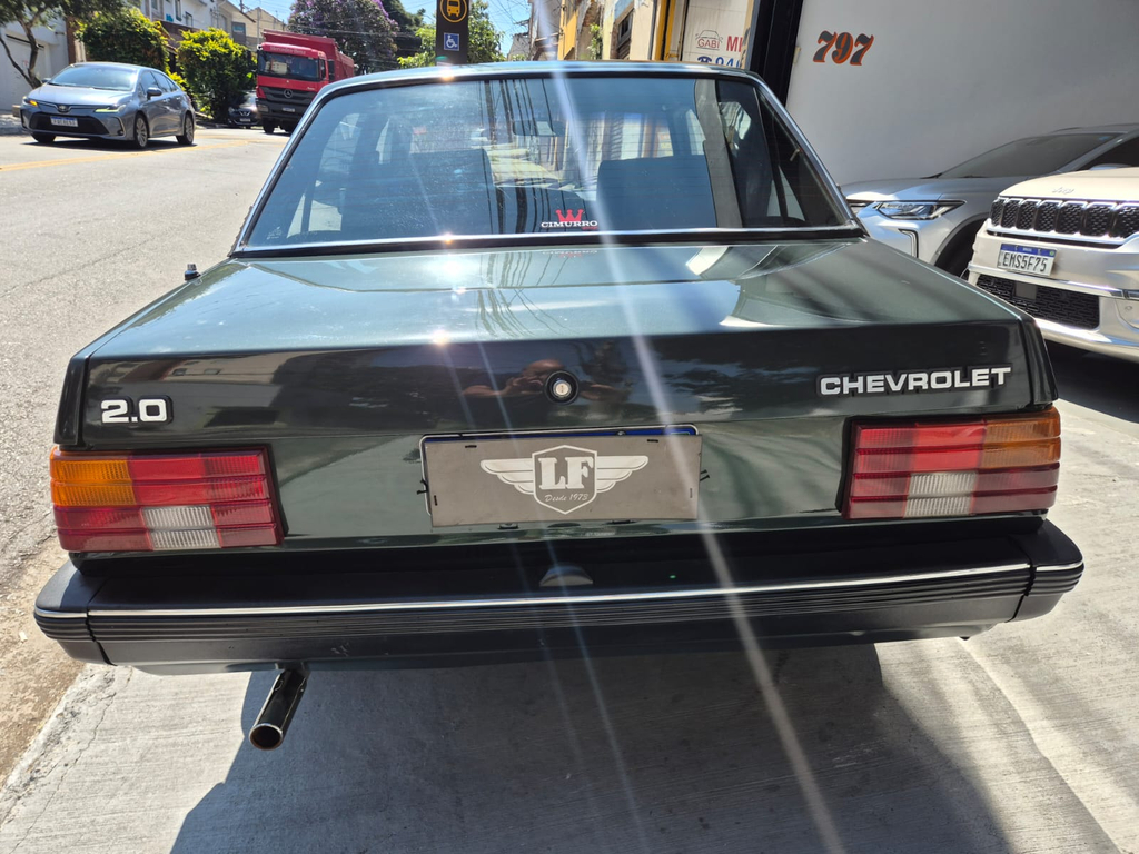 Chevrolet Monza Verde