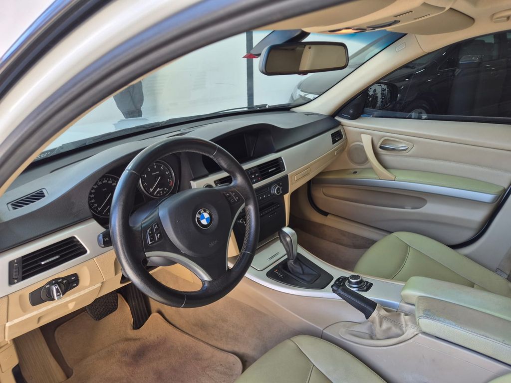 BMW 325iA Branco
