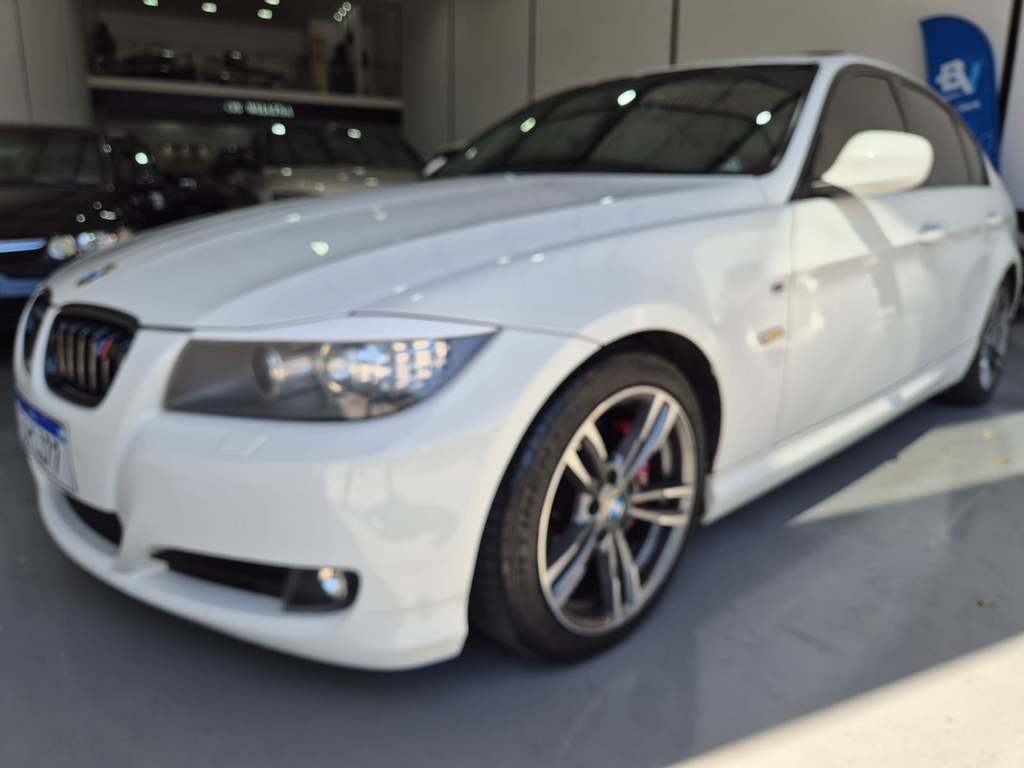 BMW 325iA Branco