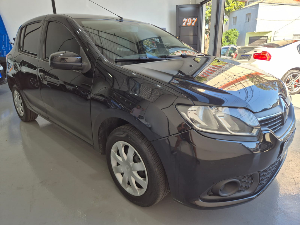 Renault Sandero Preto