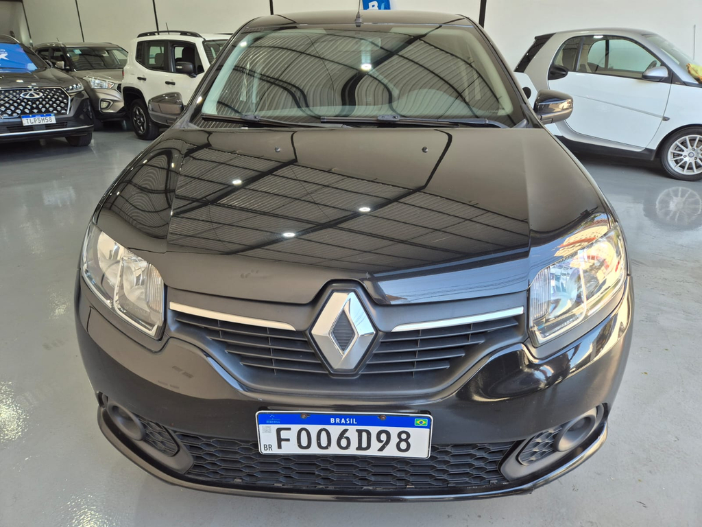 Renault Sandero Preto