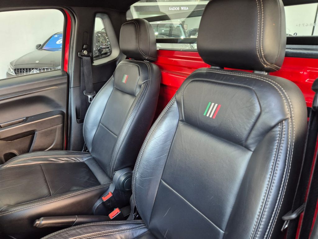 Fiat Strada Vermelho