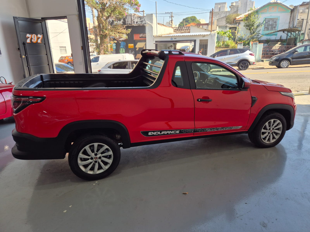 Fiat Strada Vermelho