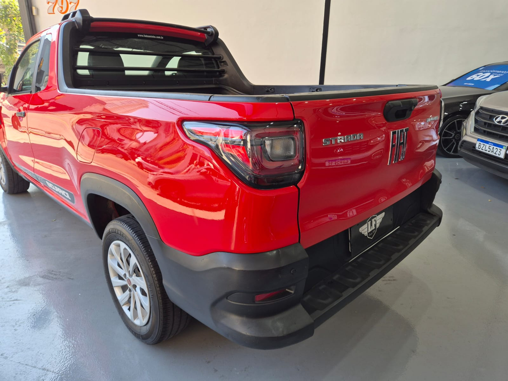 Fiat Strada Vermelho