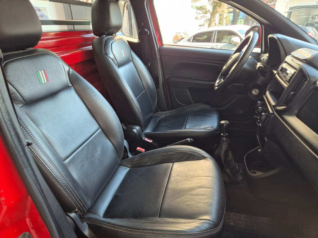 Fiat Strada Vermelho