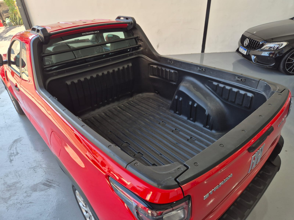 Fiat Strada Vermelho