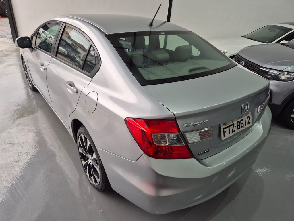 Honda Civic Sedan Prata