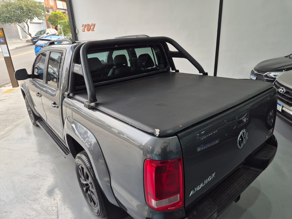 Volkswagen Amarok Cinza