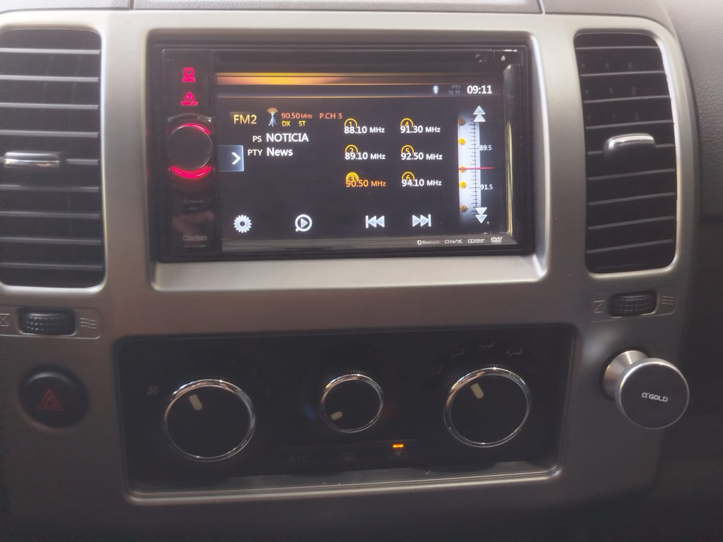 Nissan Frontier Preto