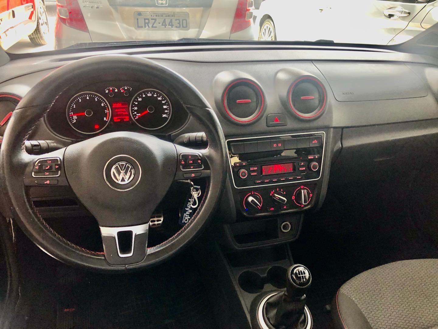 Volkswagen Saveiro Preto