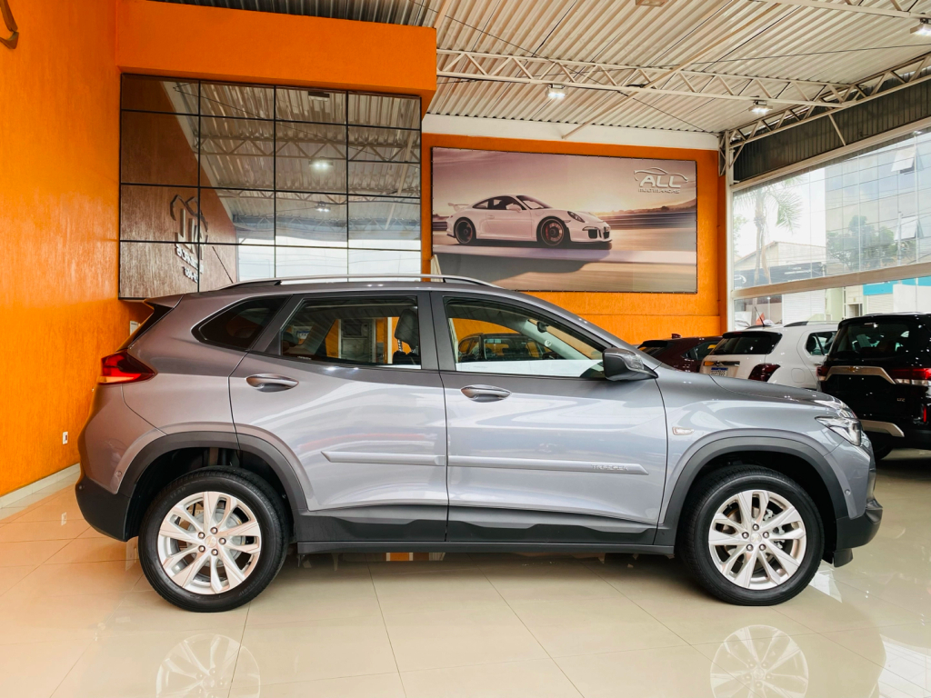 Chevrolet Tracker Cinza