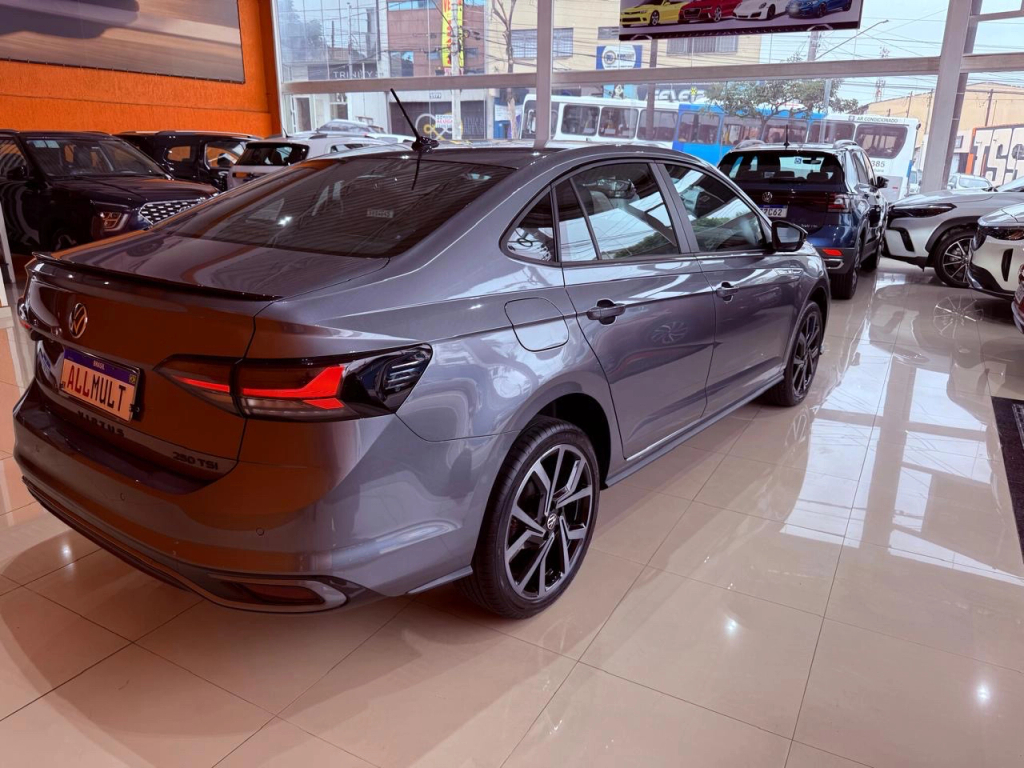 Volkswagen Virtus Cinza