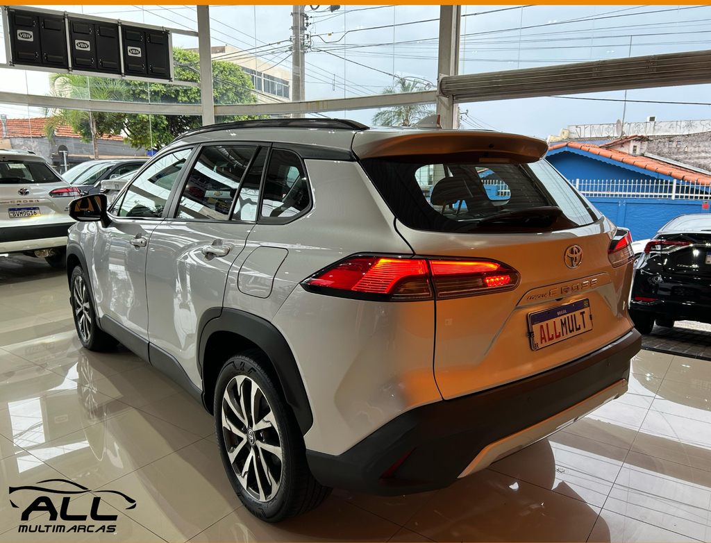 Toyota Corolla Cross Prata