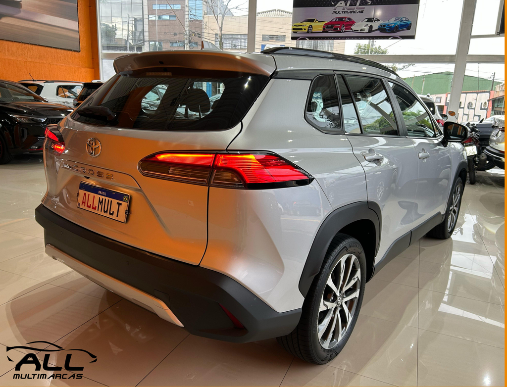 Toyota Corolla Cross Prata