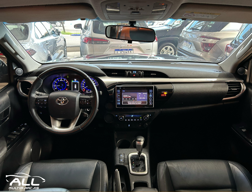 Toyota Hilux Cinza