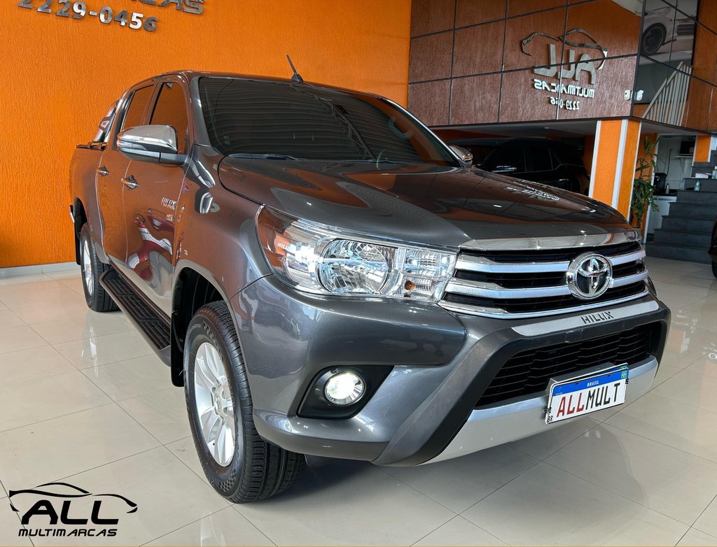Toyota Hilux Cinza