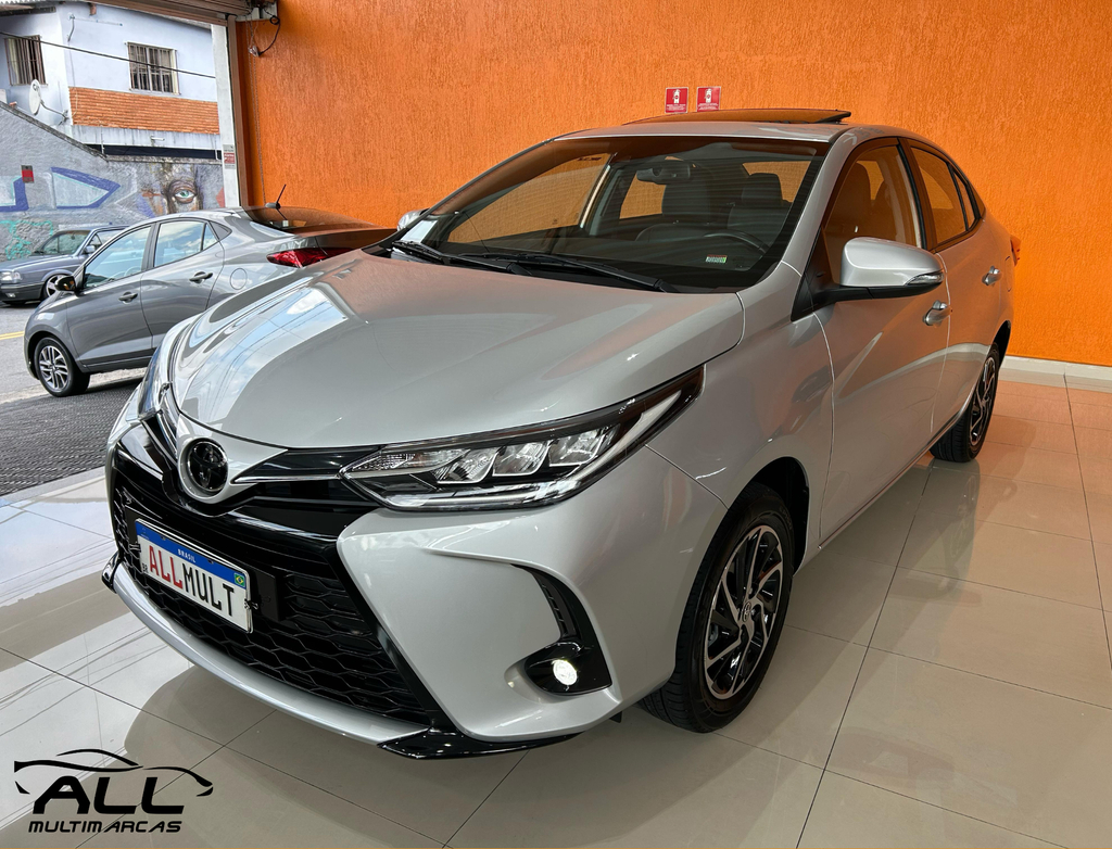 Toyota Yaris Sedan Prata