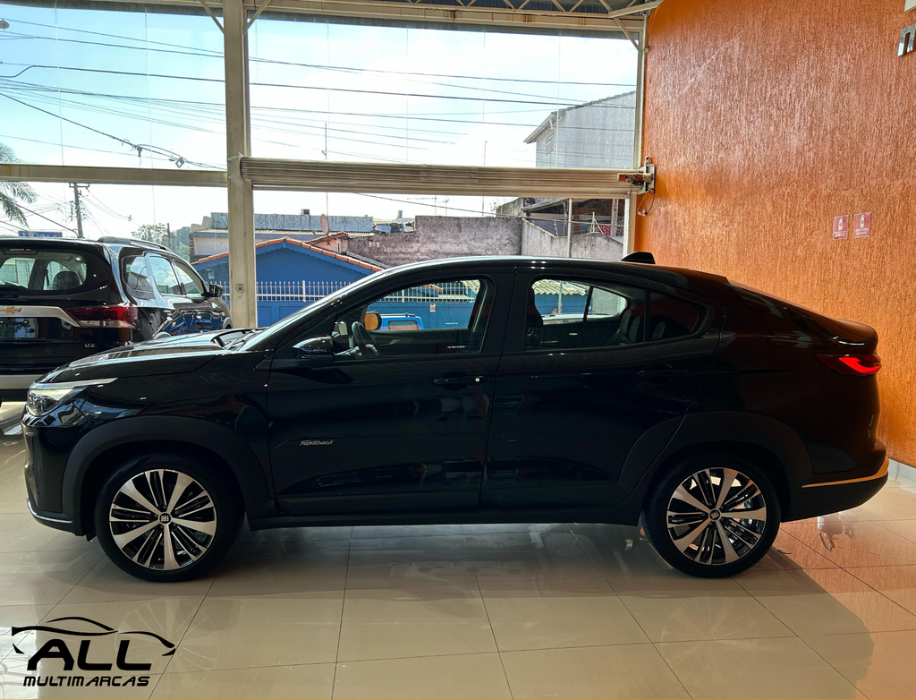 Fiat FASTBACK Preto