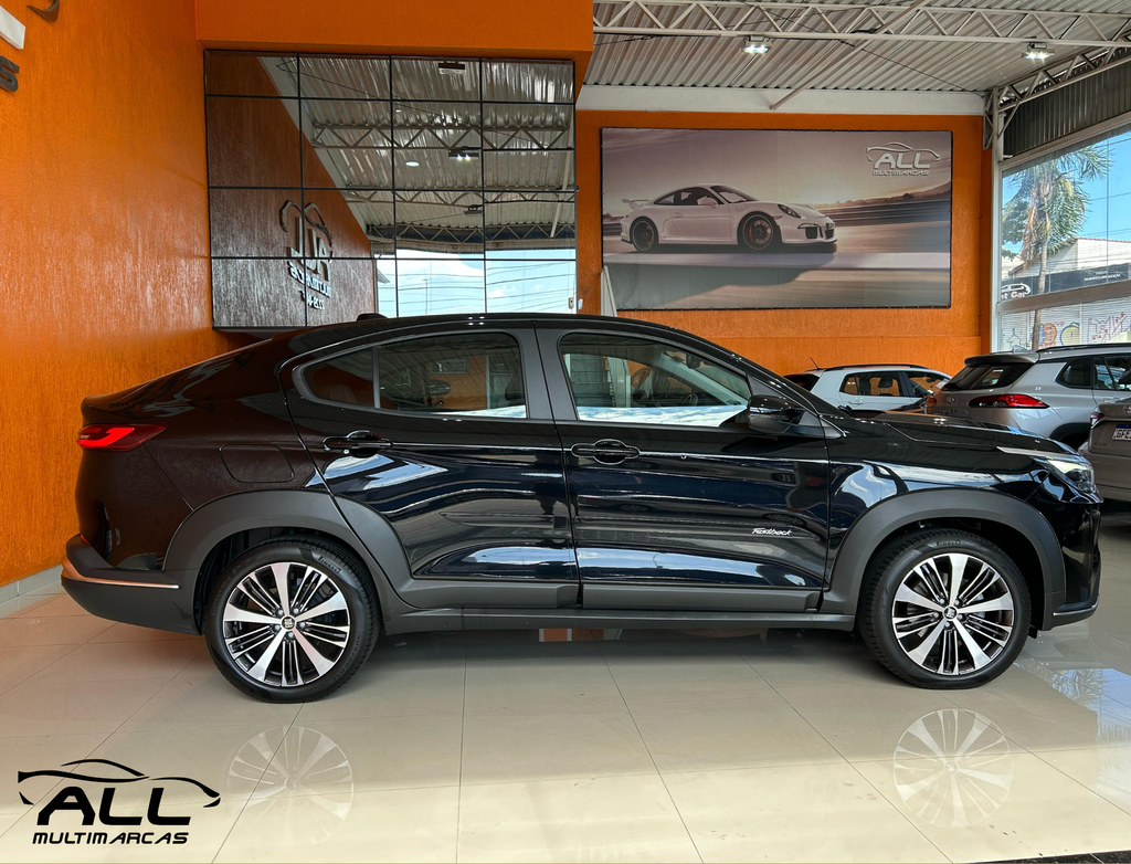 Fiat FASTBACK Preto