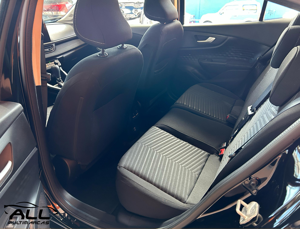 Fiat FASTBACK Preto
