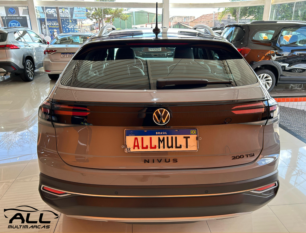 Volkswagen Nivus Cinza