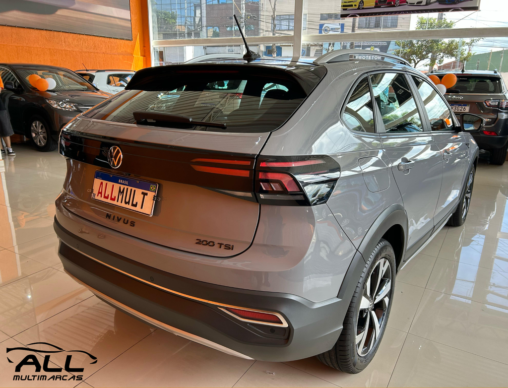 Volkswagen Nivus Cinza
