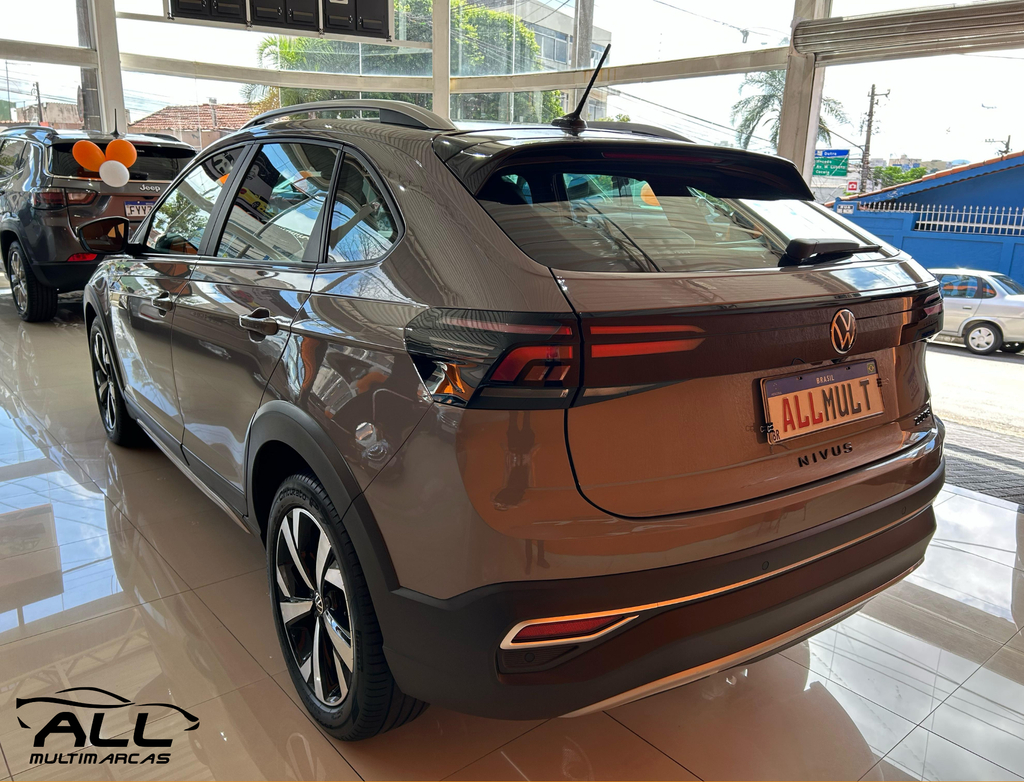 Volkswagen Nivus Cinza