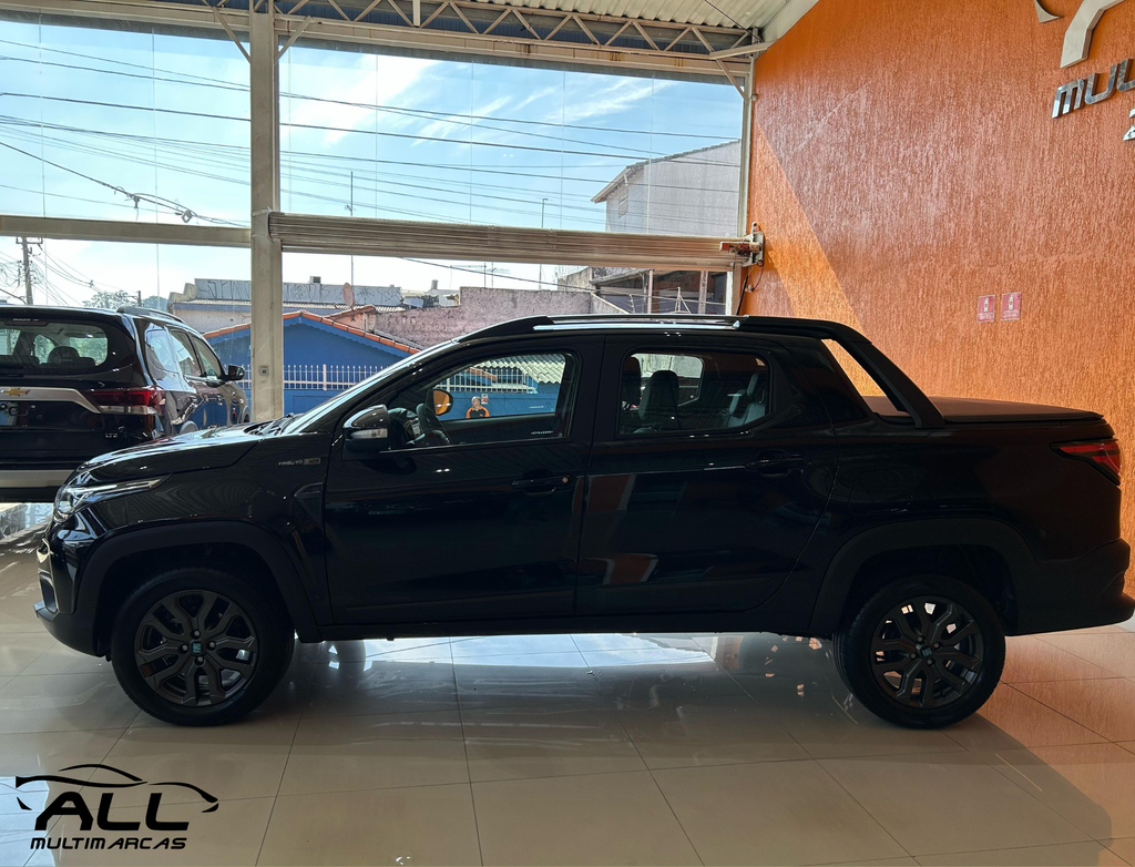 Fiat Strada Preto