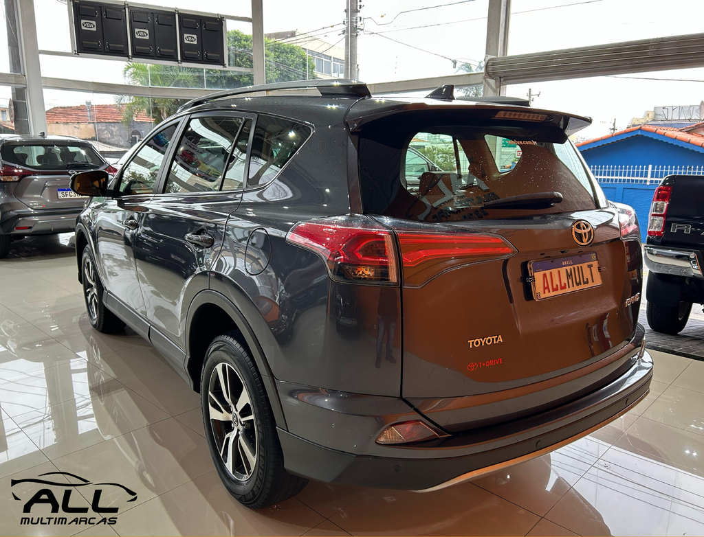 Toyota RAV4 Cinza