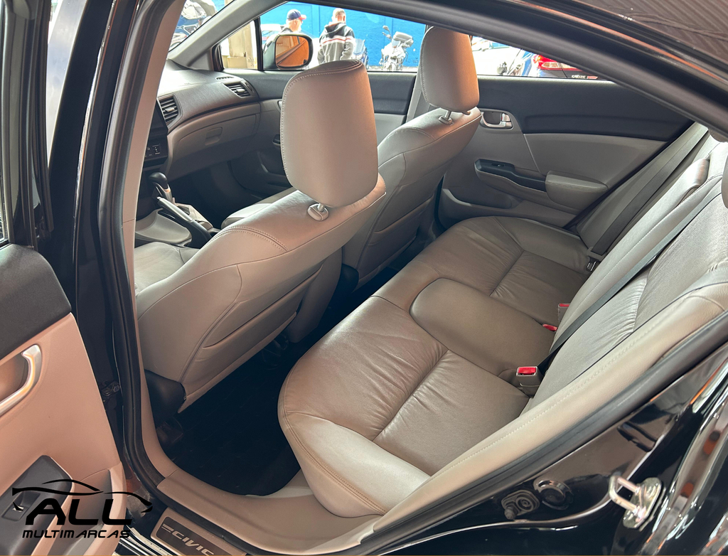 Honda Civic Preto