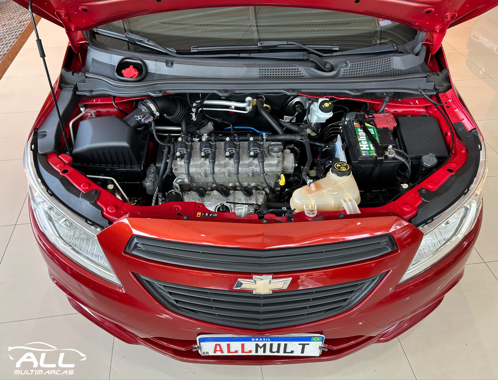 Chevrolet Onix Vermelho