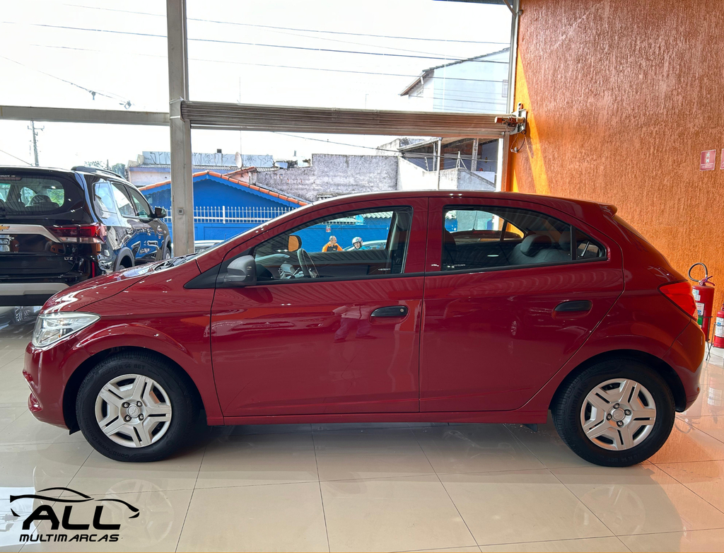 Chevrolet Onix Vermelho