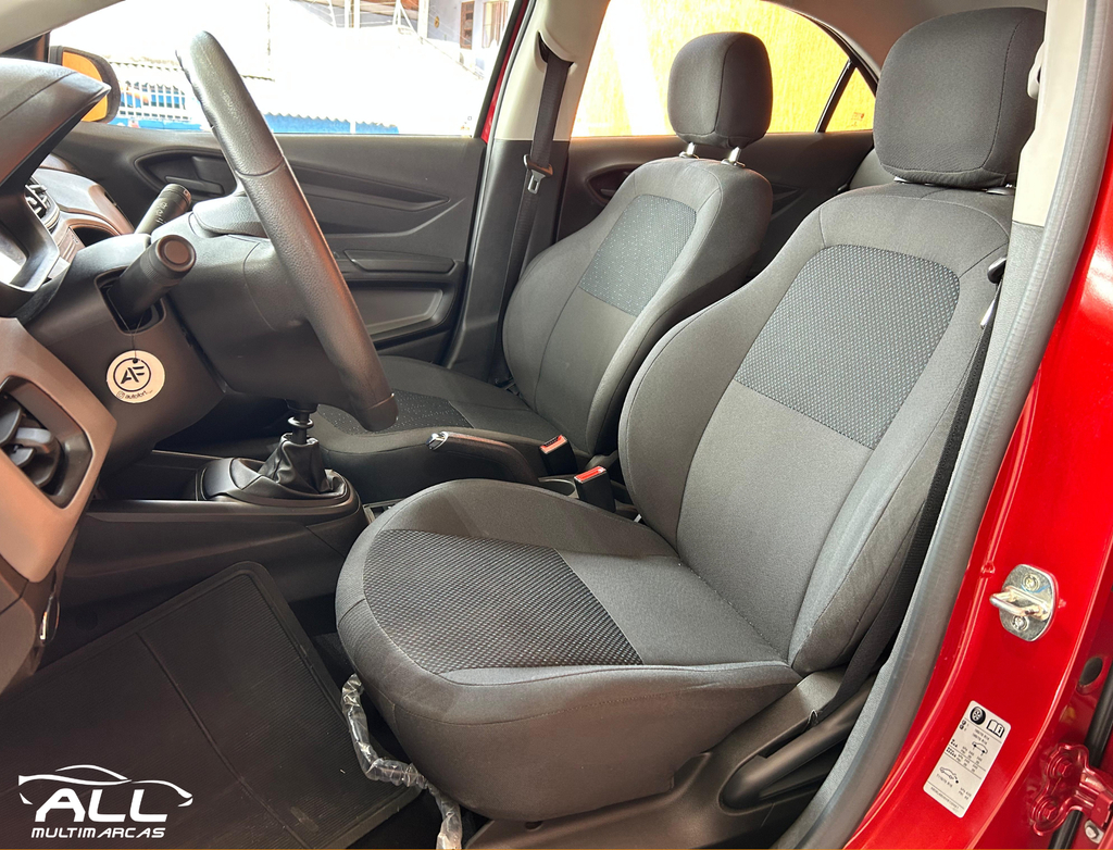 Chevrolet Onix Vermelho