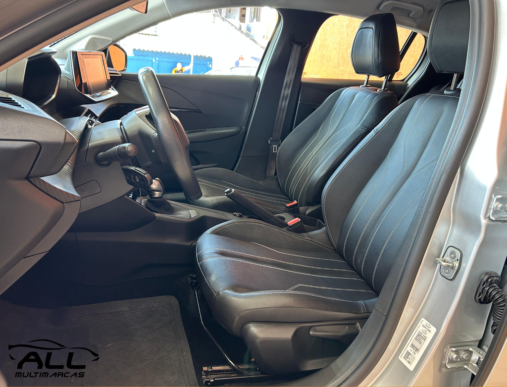 Peugeot 208 Prata
