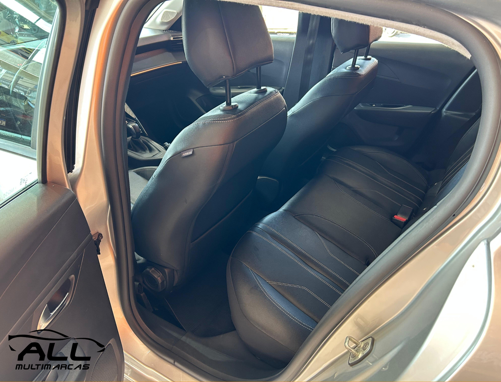 Peugeot 208 Prata