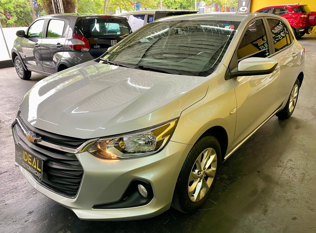 Chevrolet Onix Prata