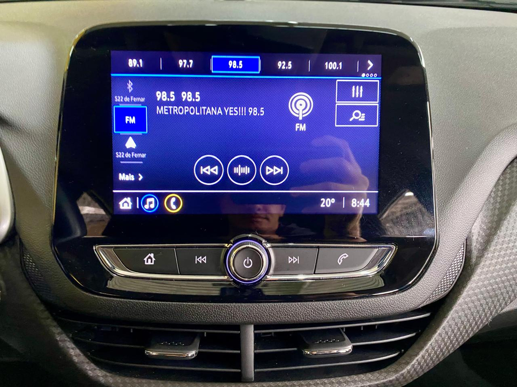 Chevrolet Onix Prata