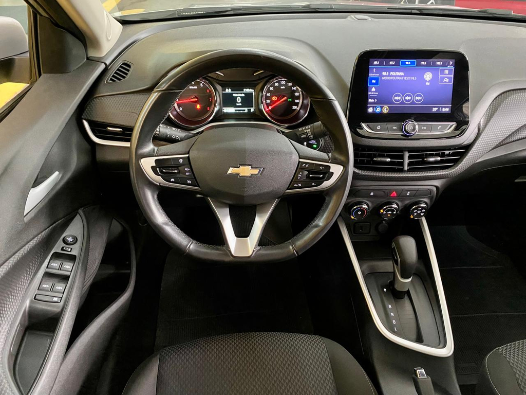 Chevrolet Onix Prata
