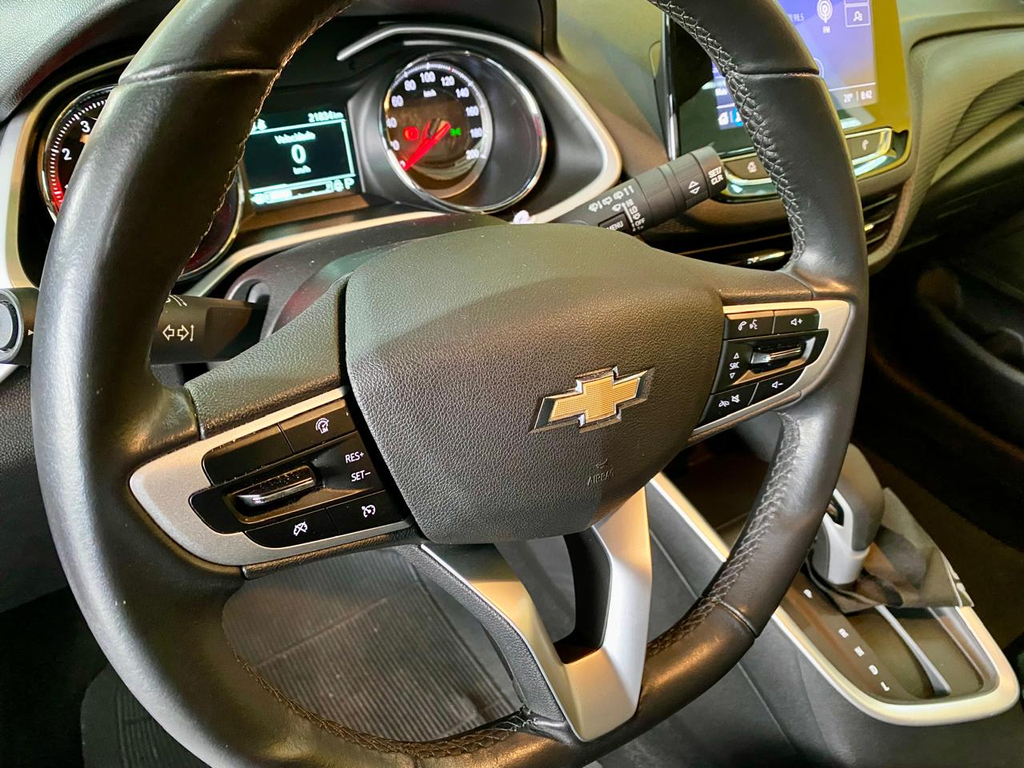 Chevrolet Onix Prata