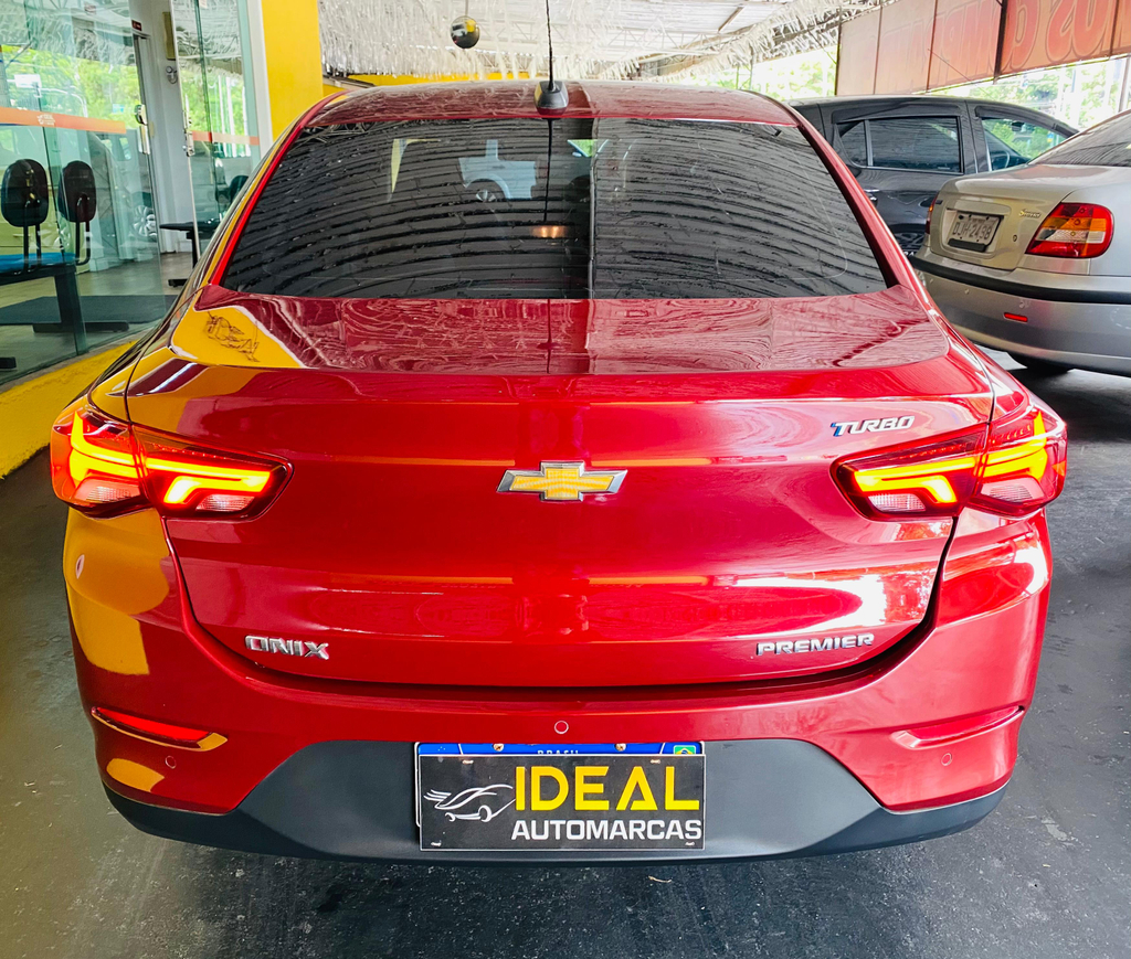 Chevrolet Onix Sedan Vermelho